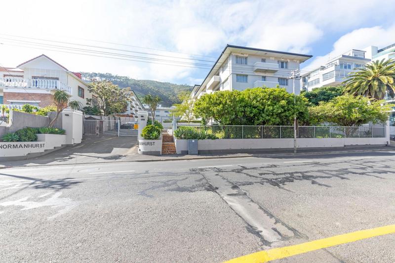 3 Bedroom Property for Sale in Sea Point Western Cape